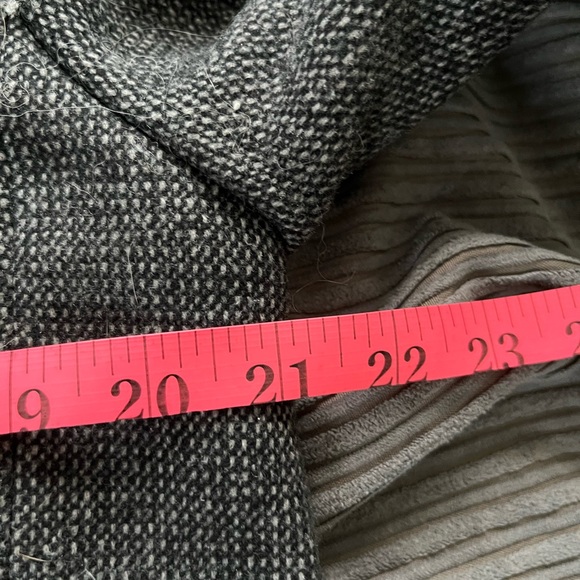 Women’s Le Chateau Wool Blend Grey Coat - Picture 7 of 7